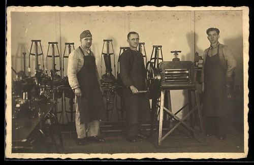 Foto drei fabrikarbeiter an - foto-ak,